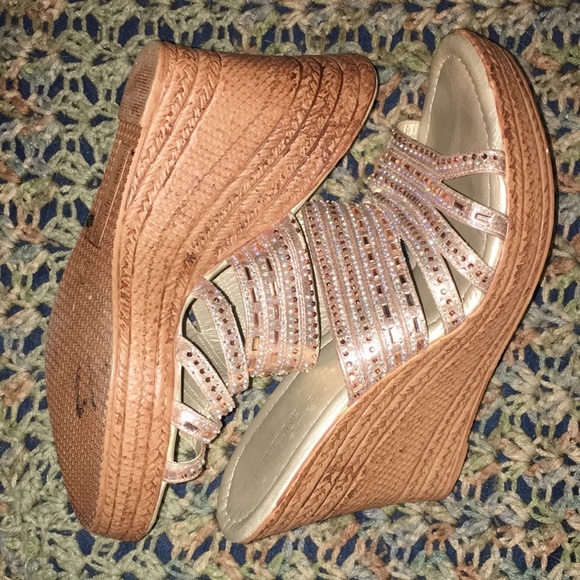 Madeline Stuart Strappy Rhinestone Sandal Wedges 8.5 - Picture 2 of 5